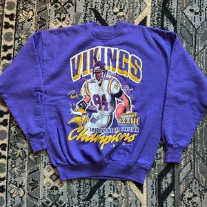 **** SOLD 
Vintage Purple MN Vikings 1998 Super Bowl Randy Moss Crewneck Sweater